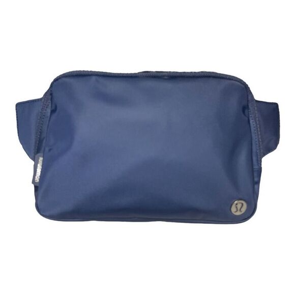 LULULEMON Everywhere Belt Bag size Large in Navy Blue NEW NWT